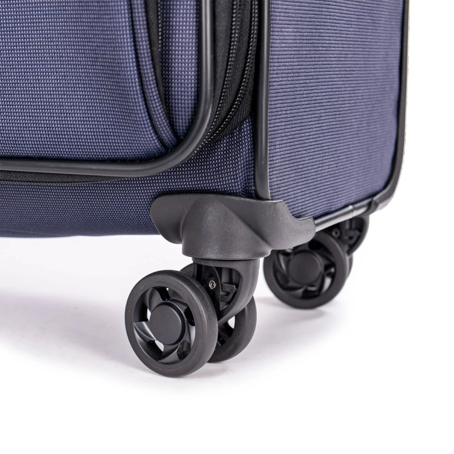 Stratic Bendigo Light   Suitcase M With Front Access Opening